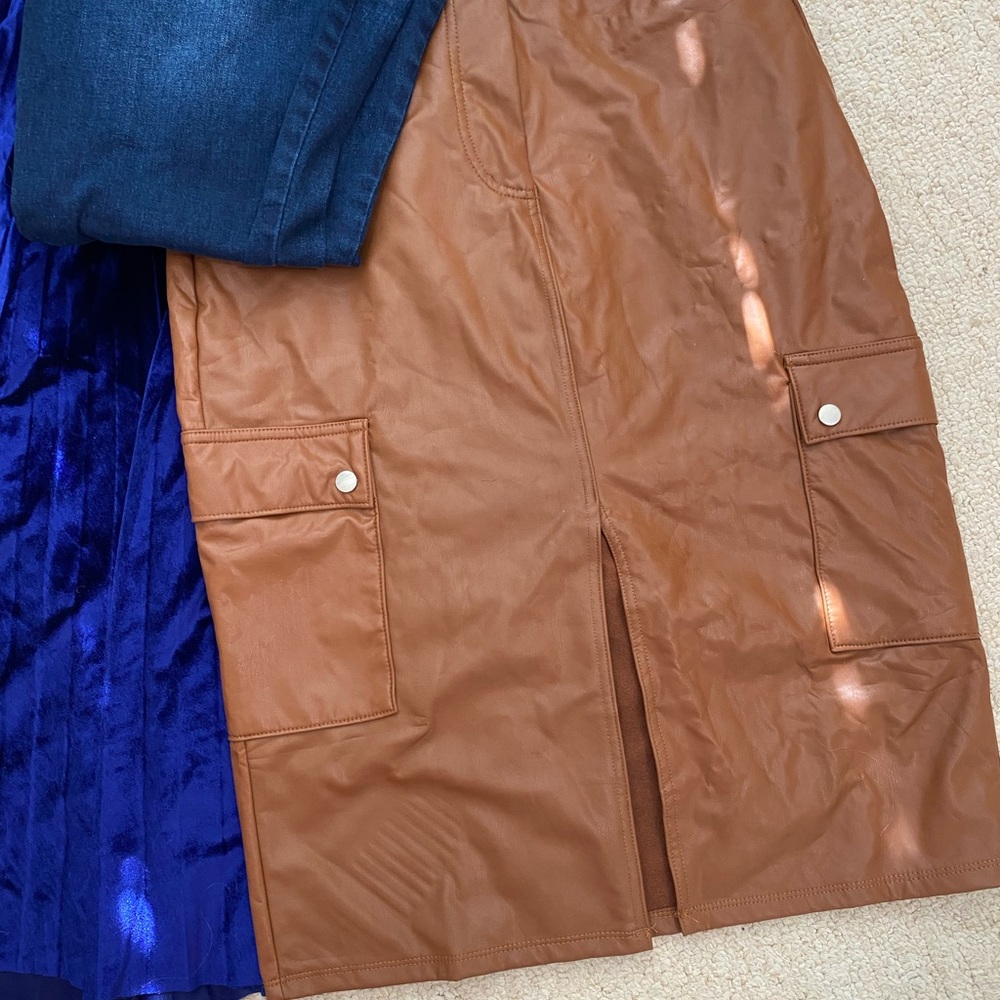 3 Bottom bundle! - Picture 4 of 4